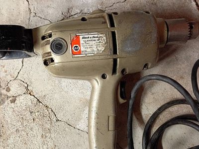 Black and Decker 1/2 " reversing drill