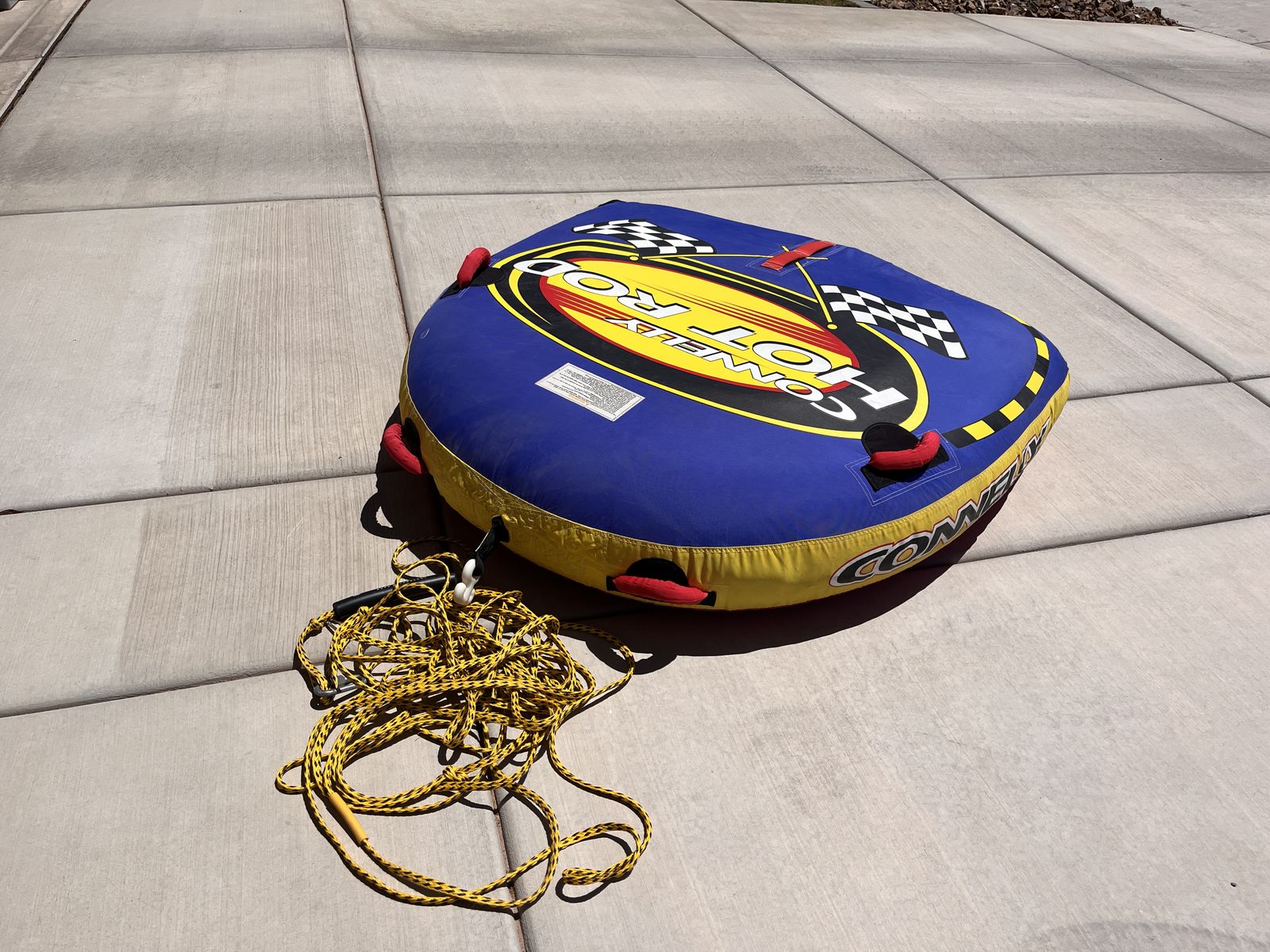 2 person inflatable tube with pull rope.