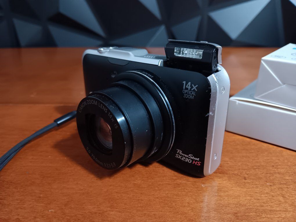 Canon PowerShot SX230 HS 12.1MP Digital Camera with DS Card 256GB. 2 Battery & Charger. Tested, Excellent Conditions!