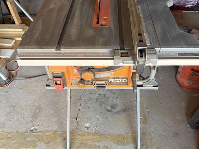 Rigid 10" table saw