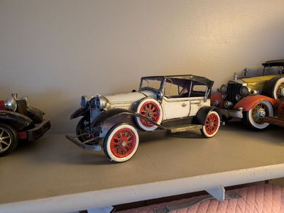 Vintage style model cars for decoration