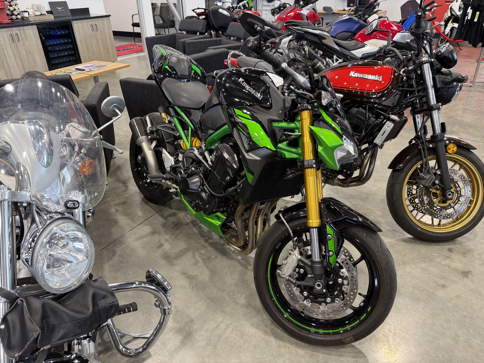 2024 Kawasaki Z900 SE ABS Metallic Spark Black/Met