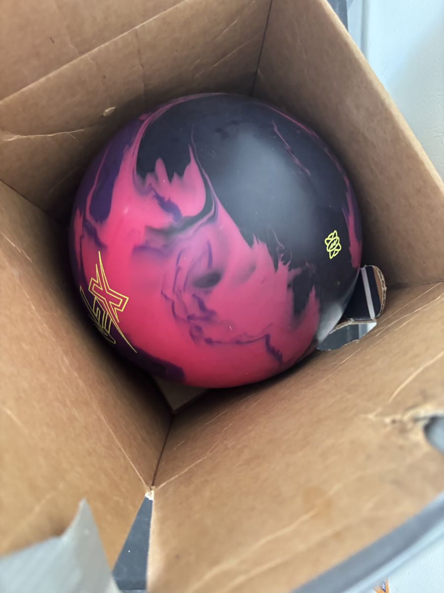 Storm Proton PhysiX bowling ball