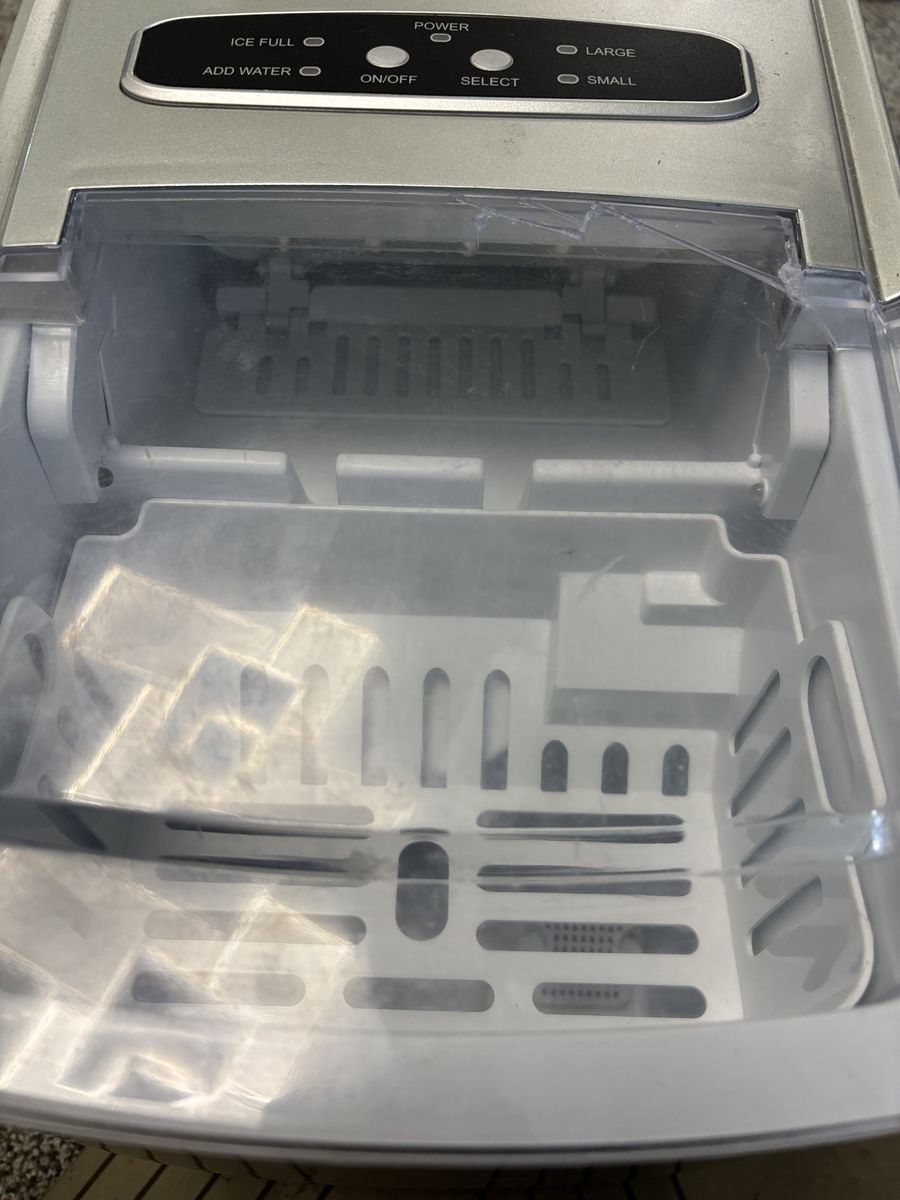 # Insignia Ice Maker Portable with Auto Shut Off Model NS-IMP26SLO