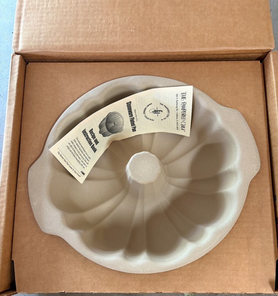 Pampered Chef Fluted Pan