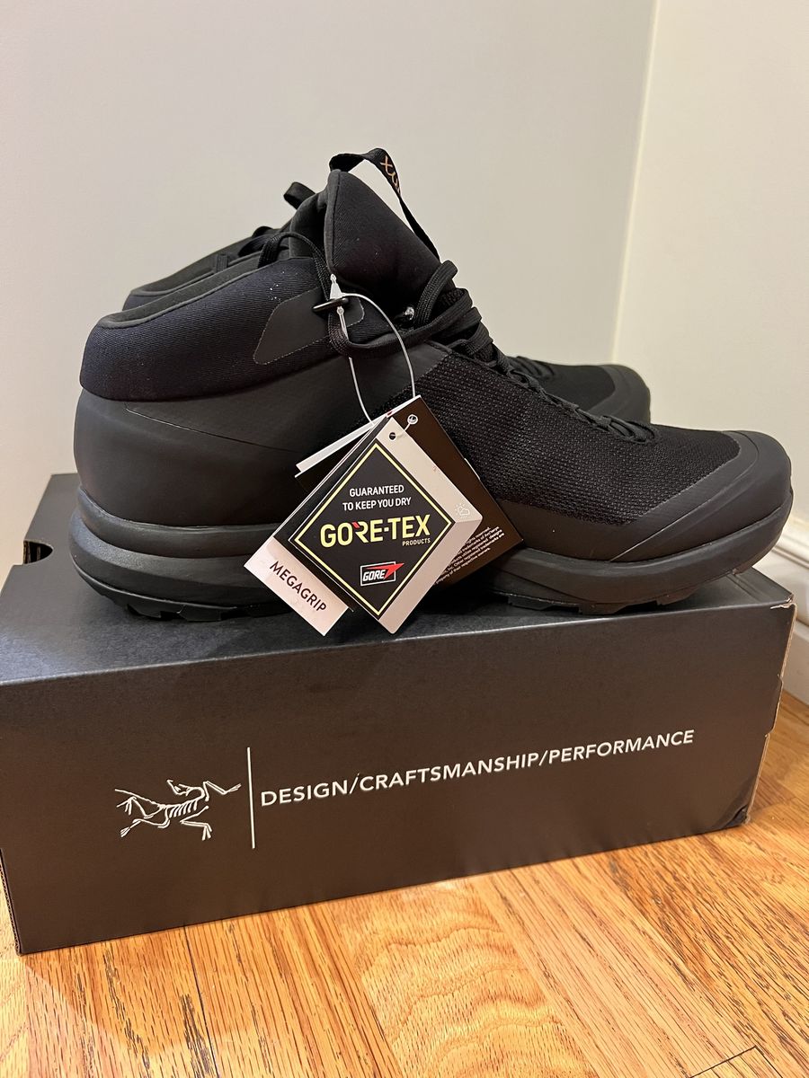 NIB ARCTERYX AERIOS MID SHOES. GTX. MENS SIZE 12.5 AND 13!!!!