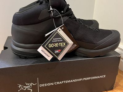 NIB ARCTERYX AERIOS MID SHOES. GTX. MENS SIZE 12.5 AND 13!!!!