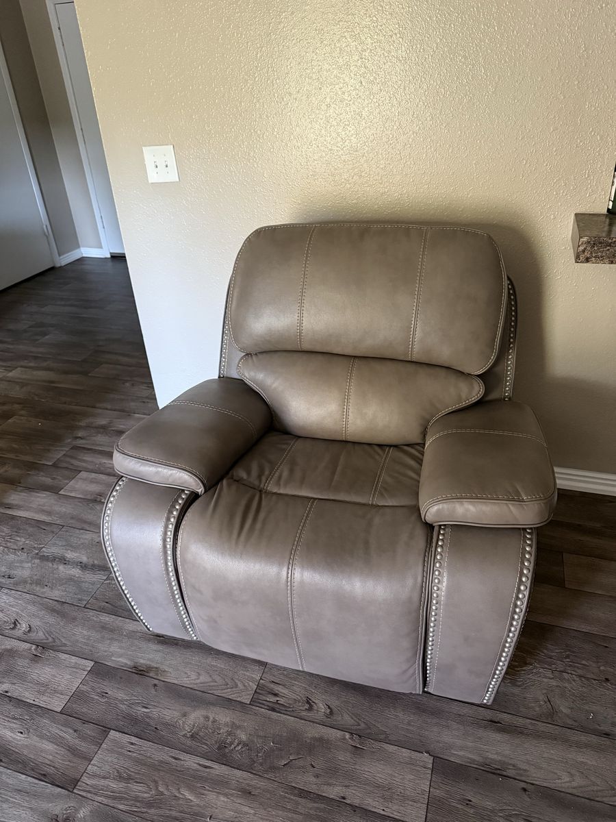 Leather Reclining Loveseat and Matching Reclining Armchair Set
