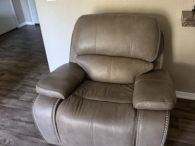 Leather Reclining Loveseat and Matching Reclining Armchair Set