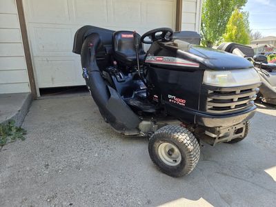 CRAFTSMAN RIDING LAWN MOWER