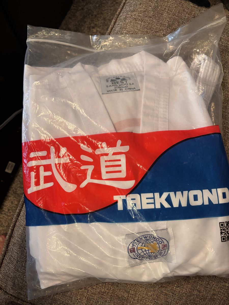 Brand New Taekwondo Uniform In Package 2/160