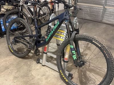Santa Cruz Megatower Size Large Mountain Bike