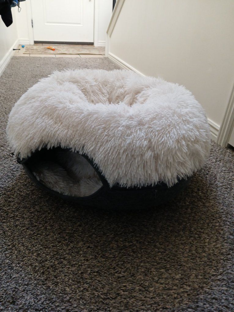 Cozy Calming Dog/Cat Bed - Faux Fur Pet Cushion, Medium