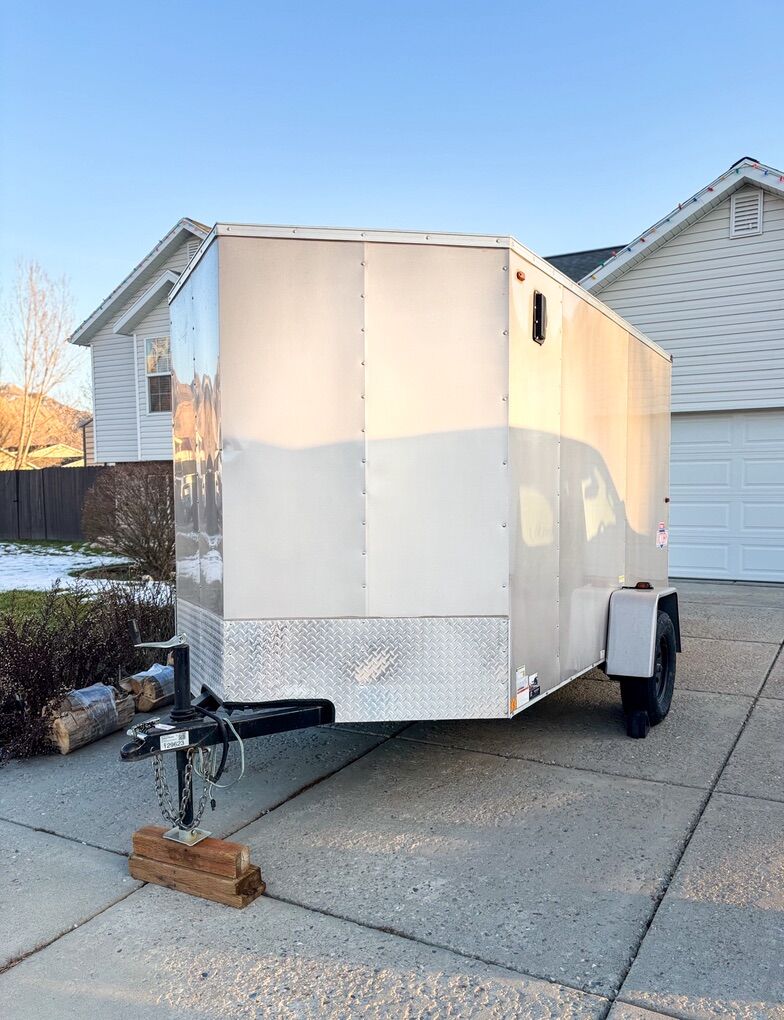 2024 Victory 6 x 10 Enclosed Trailer