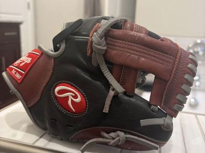 Rawlings R9 Series Baseball Glove R9315-6BT - Right Hand Throw - Black/Tan 9.5 inch