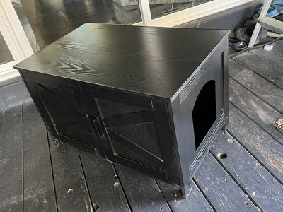 Excellent Condition Dog End Table