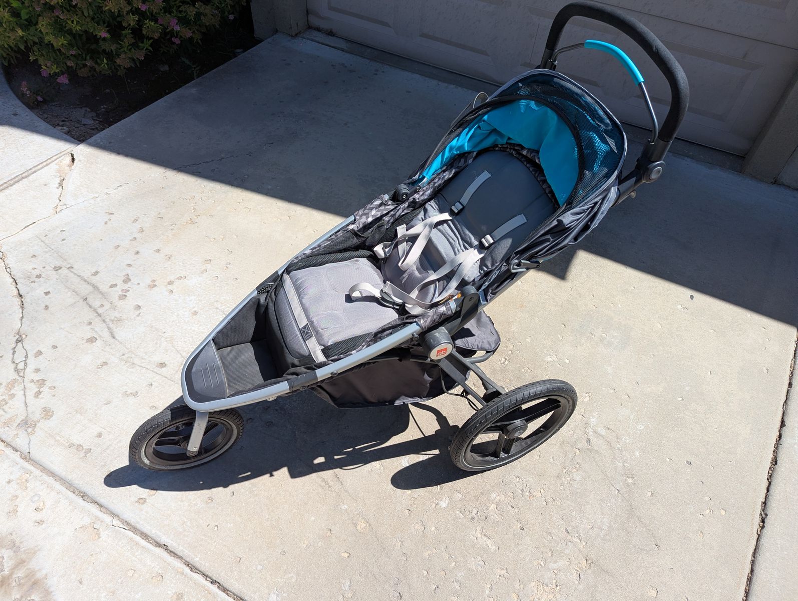 gb X1 Urban Runner Volt Jogging Stroller