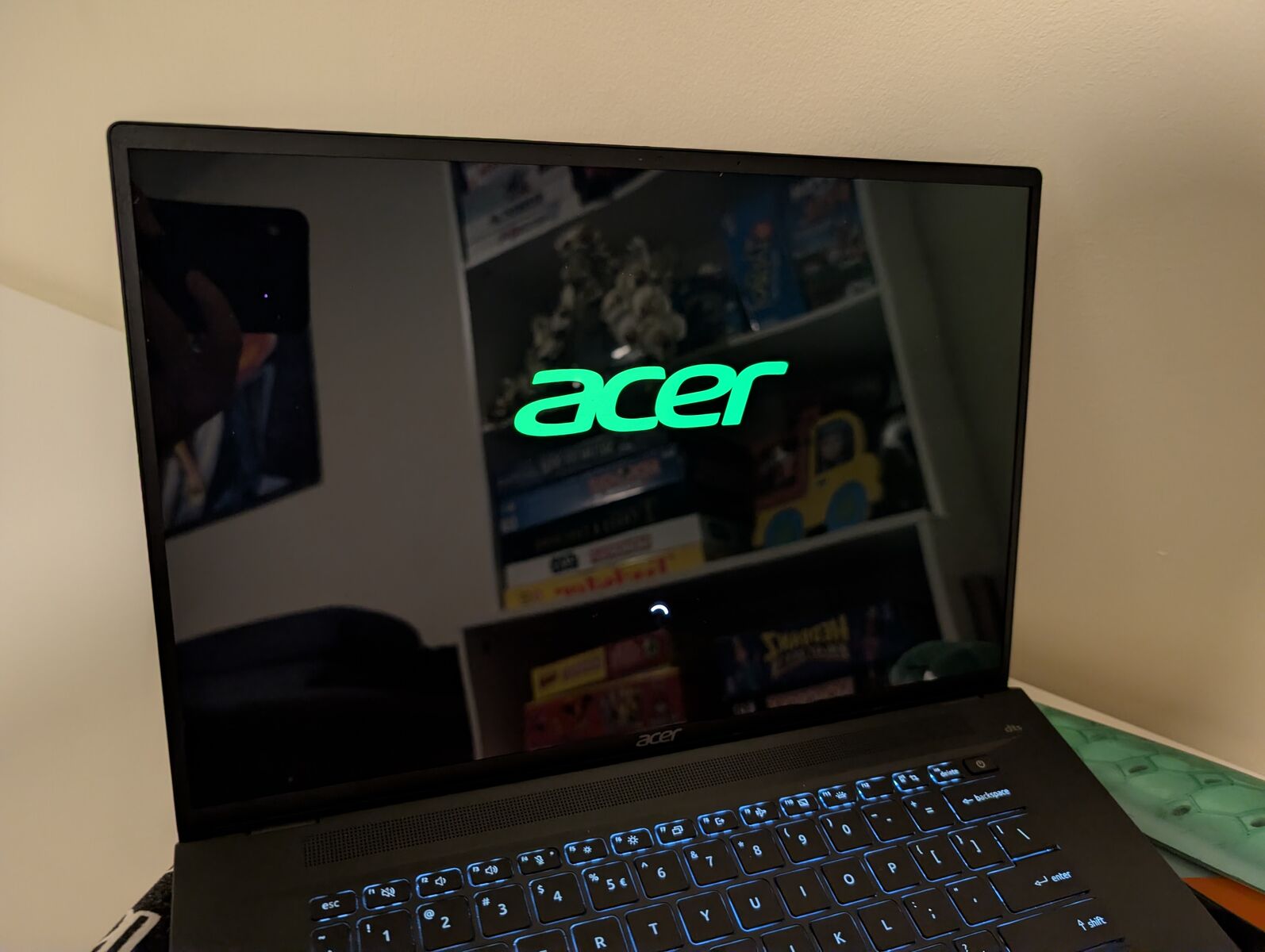 Acer Swift Edge 16" 4K OLED Laptop - AMD Ryzen 7-7735U - Windows 11 Pro