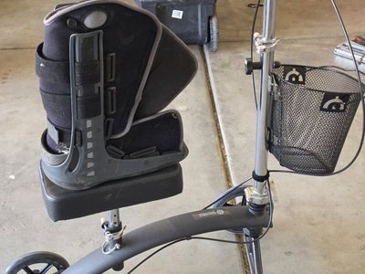 KneeRover Go Scooter Knee Walker by BootMed, Compact & Foldable, with Basket