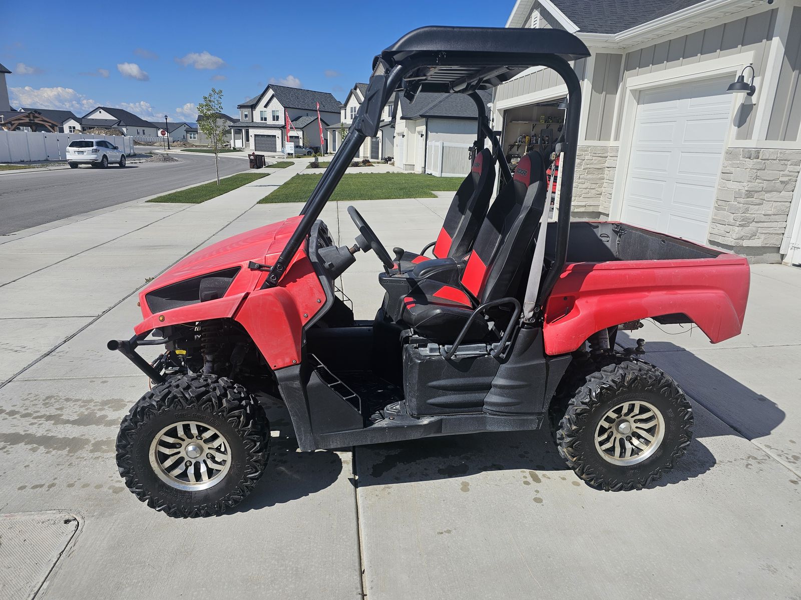 2011 Kawasaki Teryx UTV -Dump bed,  Winch, Custom high back Seats, Street Legal Kit, Chrome Wheels