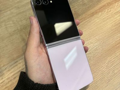 Samsung Galaxy Z Flip 5 5G- 256GB - Unlocked