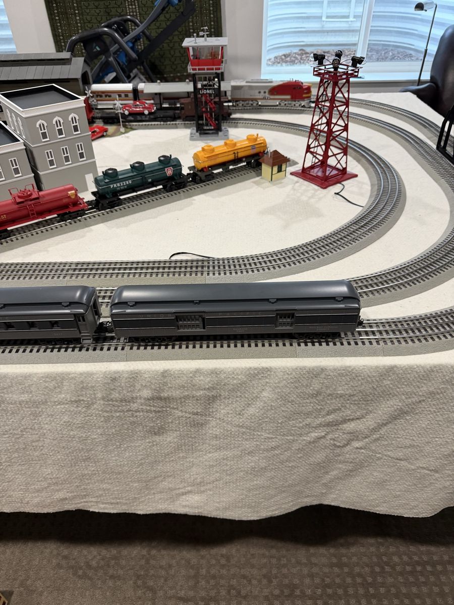 Lionel Union Pacific Madison 4-Car Heavyweight Passenger Train Car Set