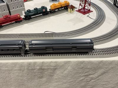 Lionel Union Pacific Madison 4-Car Heavyweight Passenger Train Car Set