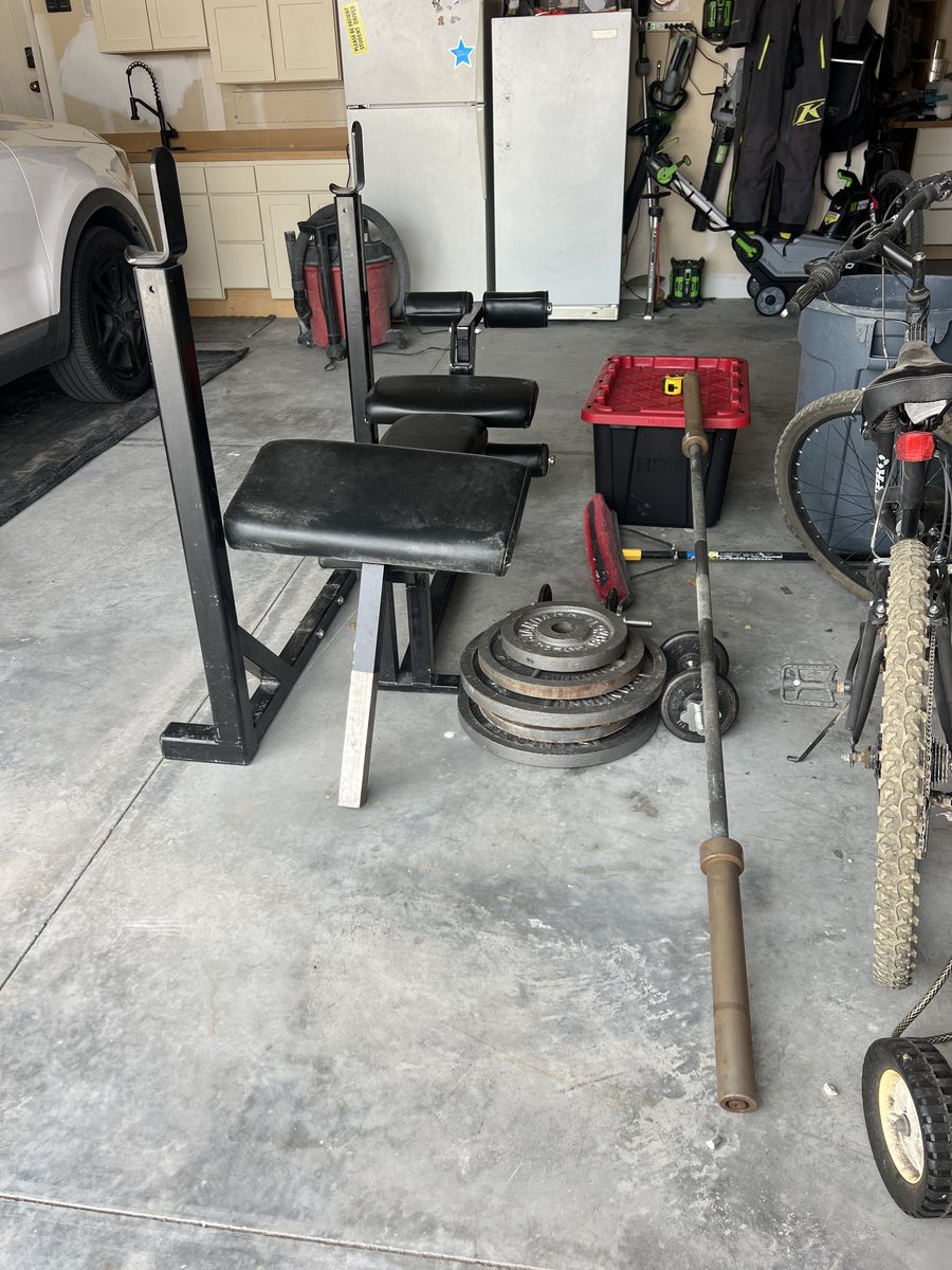 Weight Bench w/preacher and leg extension