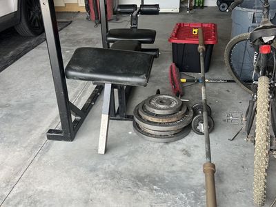 Weight Bench w/preacher and leg extension