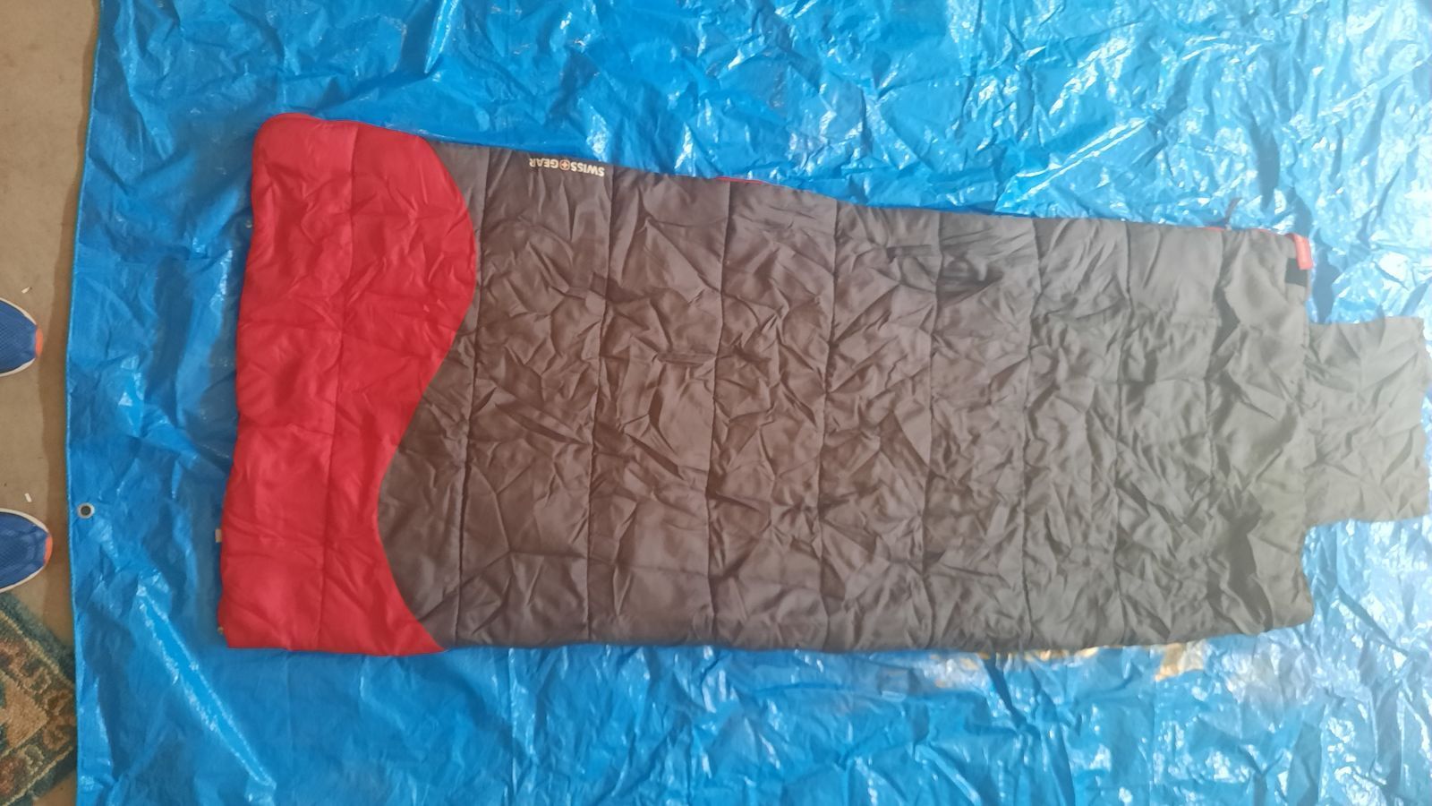 Adult Sleeping Bag. Swiss Gear Overland. 35 degrees