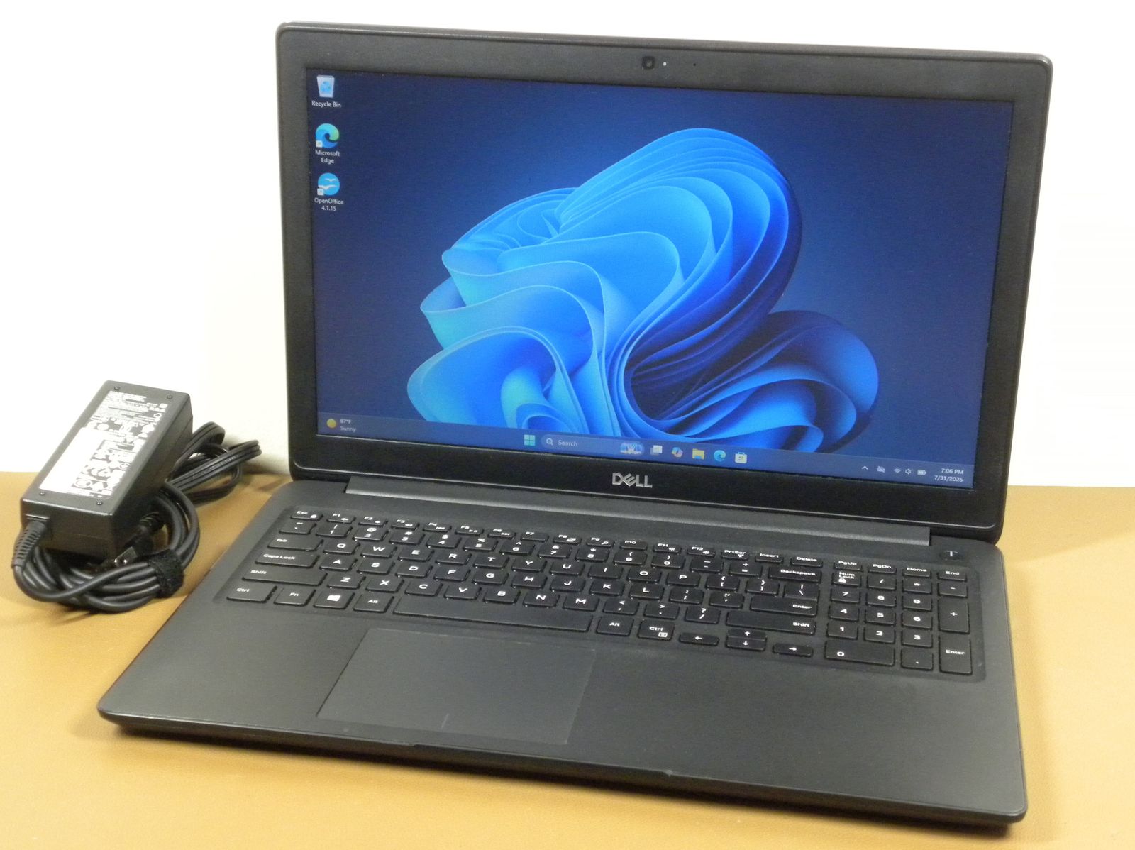 Dell Latitude 3500 Laptop i5-8265u 256GB SSD 16GB