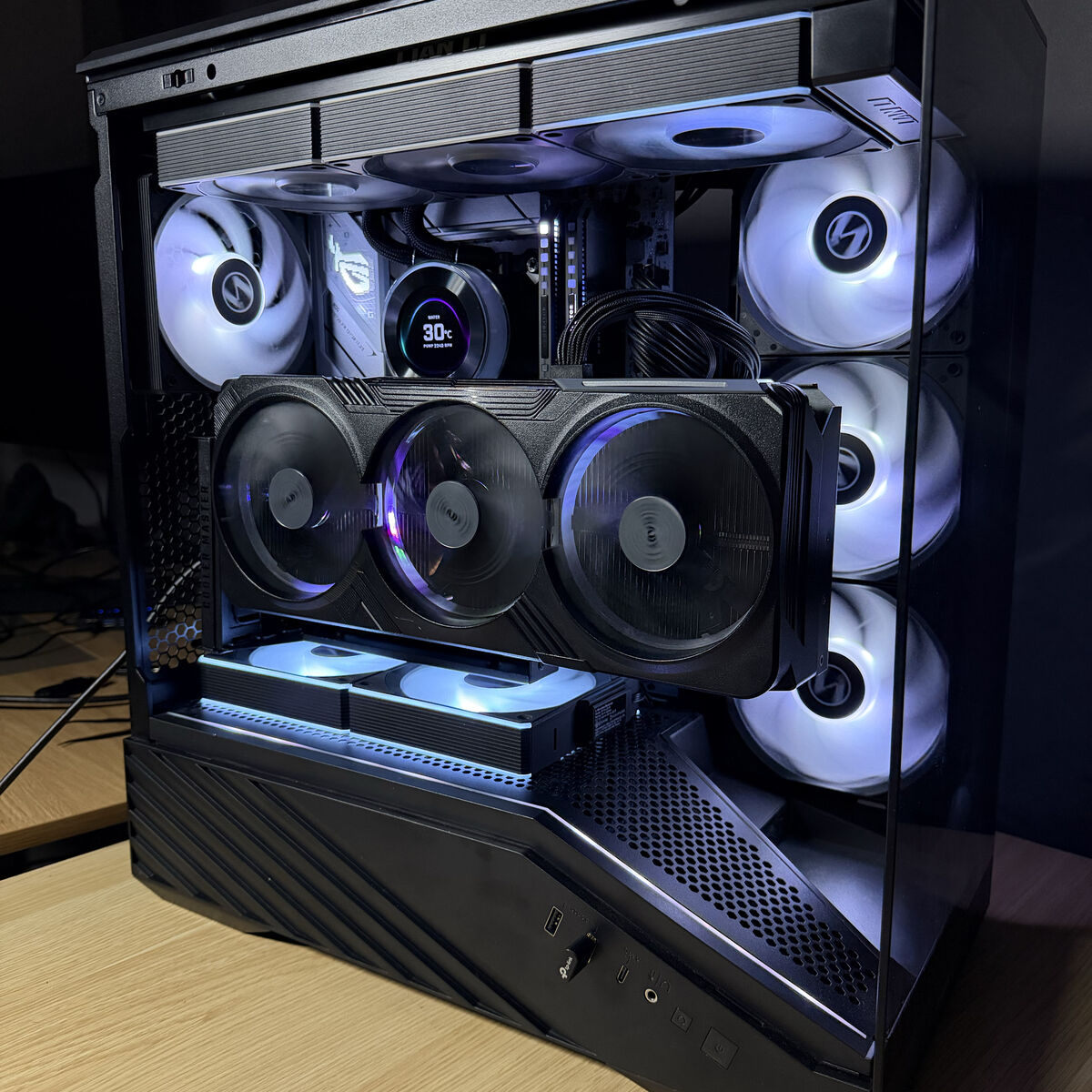 RTX 4090 / 9800x3D Custom Gaming Desktop PC