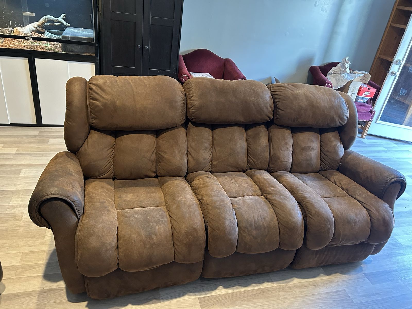 Couch/ recliner