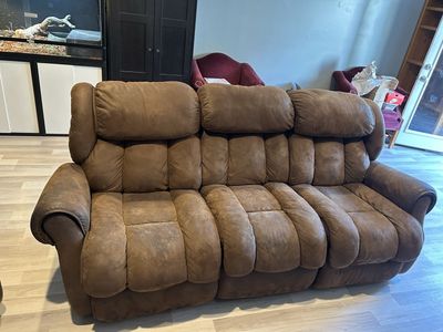 Couch/ recliner