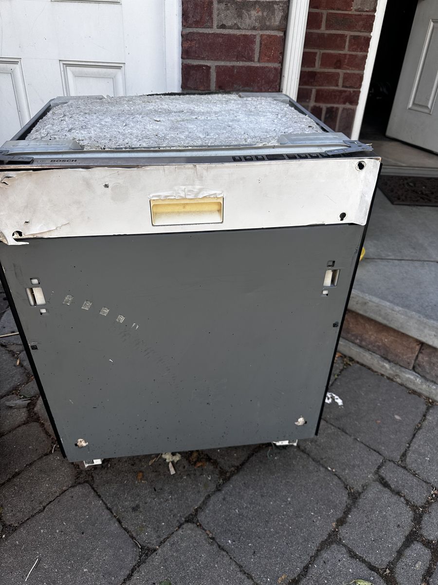 FREE Panel Ready Bosch dishwasher (Parts)