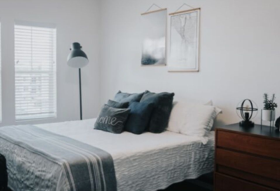 I’m selling me lease at Wolverine crossing in Orem Utah!! Private master with private bathroom! Can be shared or not!