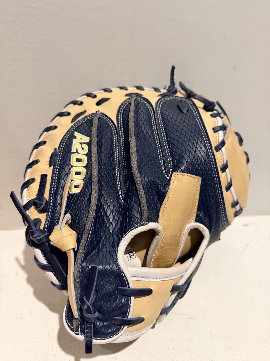 Wilson A2000 Catchers Glove 