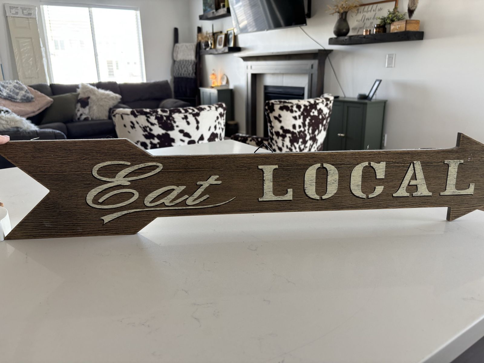 “Eat Local” Arrow Wall Decor