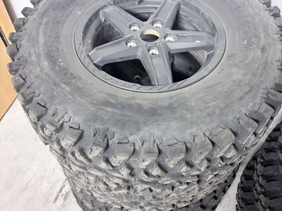Polaris Turbo R Pro R Wheels And Tires