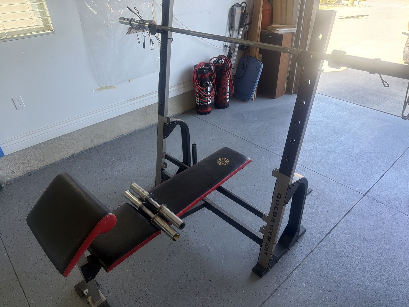 Golds weight bench