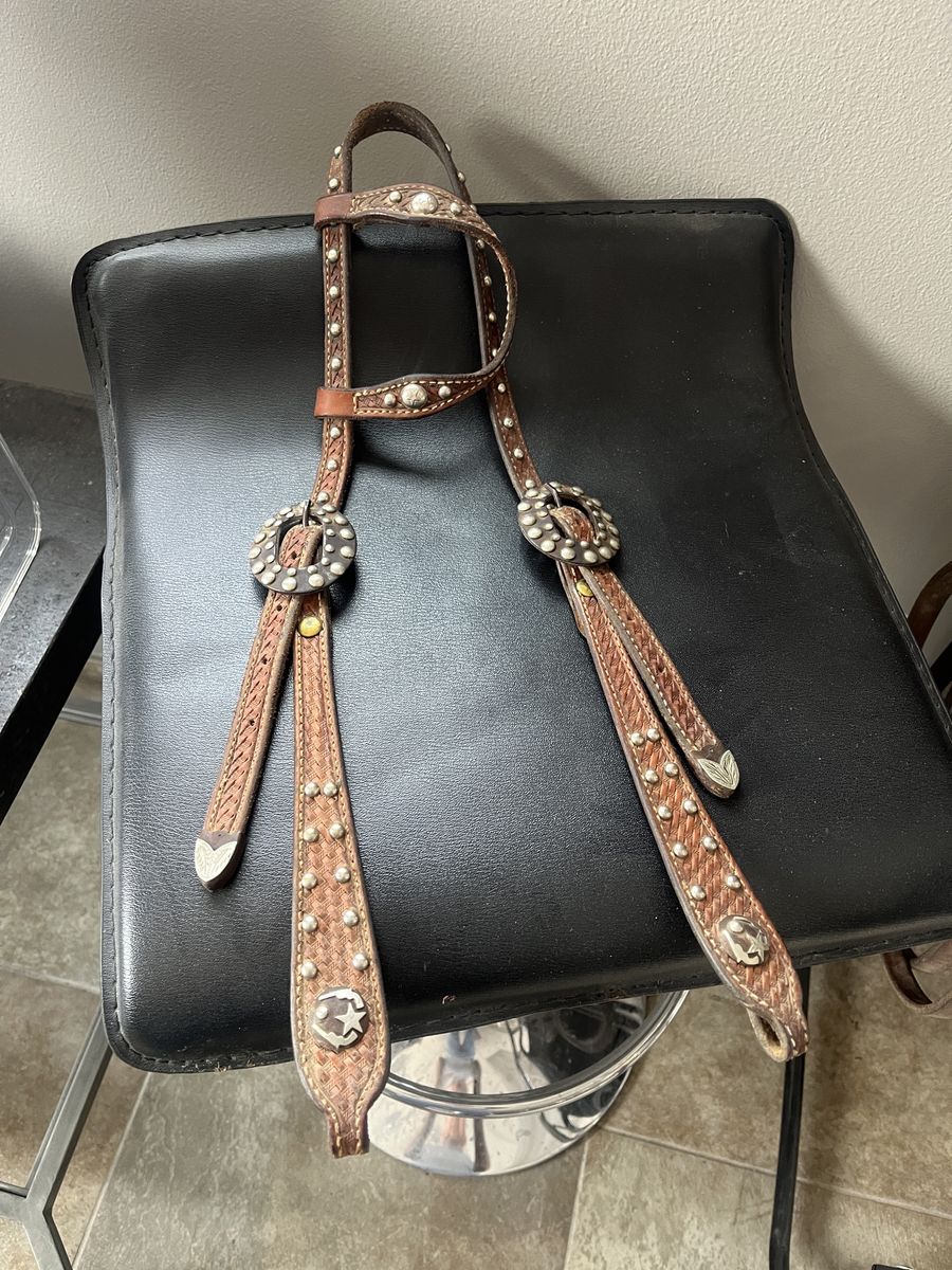 Show headstall