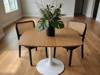 Mid-Century Modern Tulip Base Dining Table with Top 42 Inch
