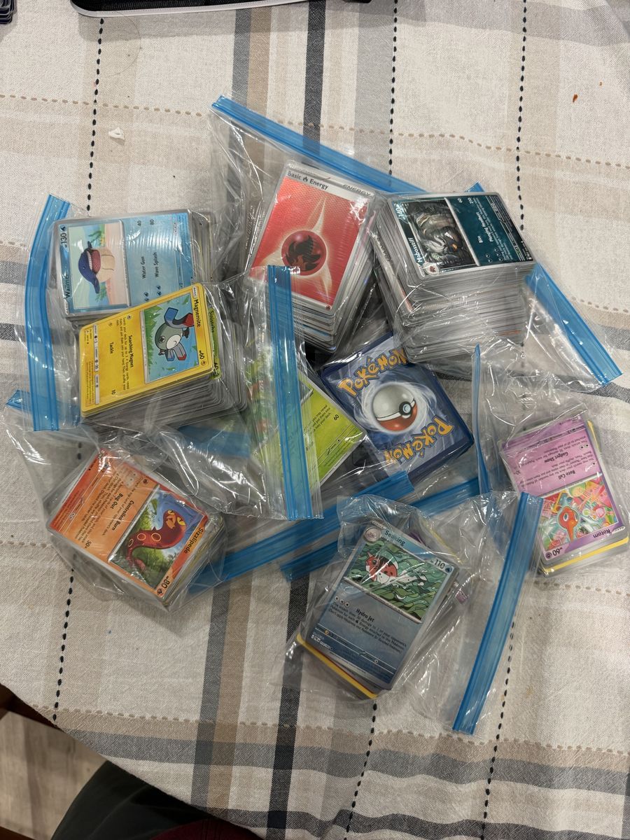 850 bulk pokemon cards