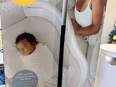 Halo Bassinest Swivel Sleeper Essentia Portable Bassinet Adjustable Bedside Grey