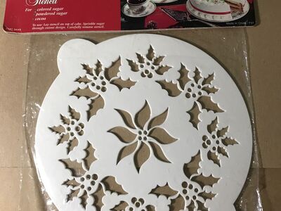 Christmas Poinsettia and Holly Round Cake Decorating Stencil reusable craft, Vintage