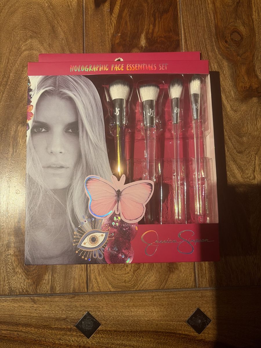Jessica Simpson Holographic Face Essentials Set - 4 Piece Makeup Brush Kit