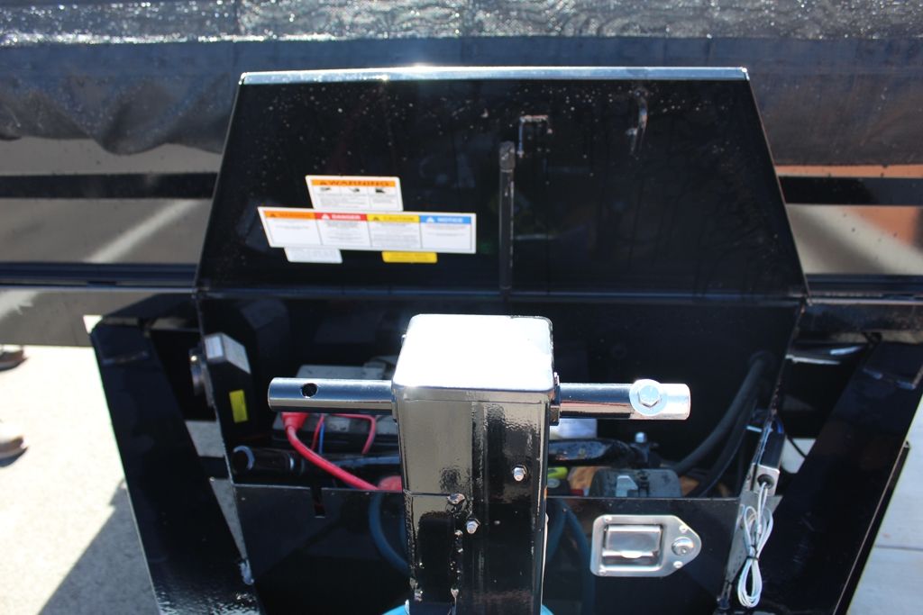 Main image 6
