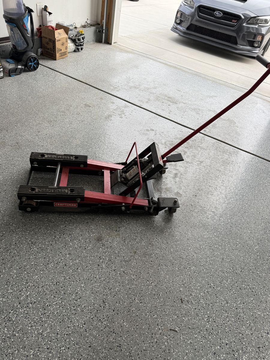 Motorcycle jack