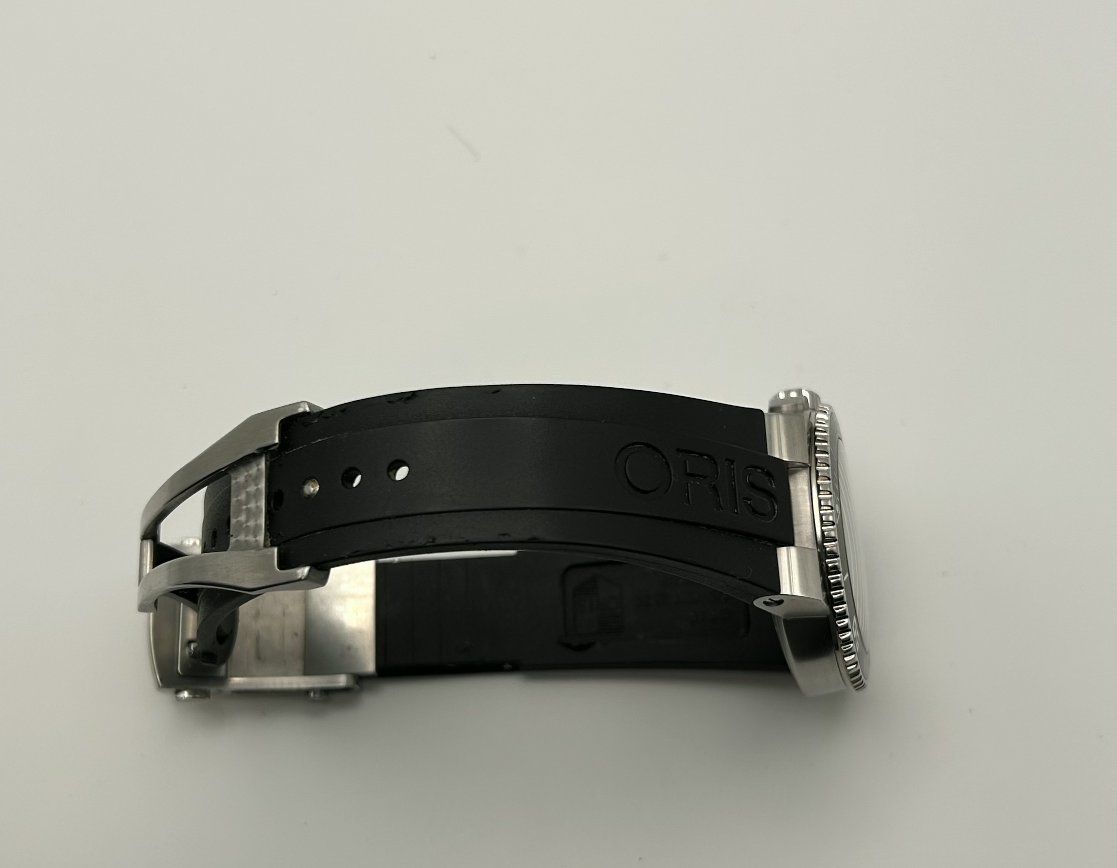 Main image 5