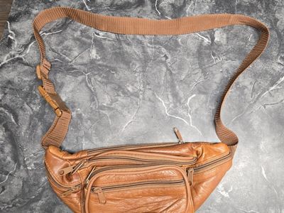 Vintage Brown Leather Fanny Pack Waist Bag with Multiple Pockets and Adjustable Strap